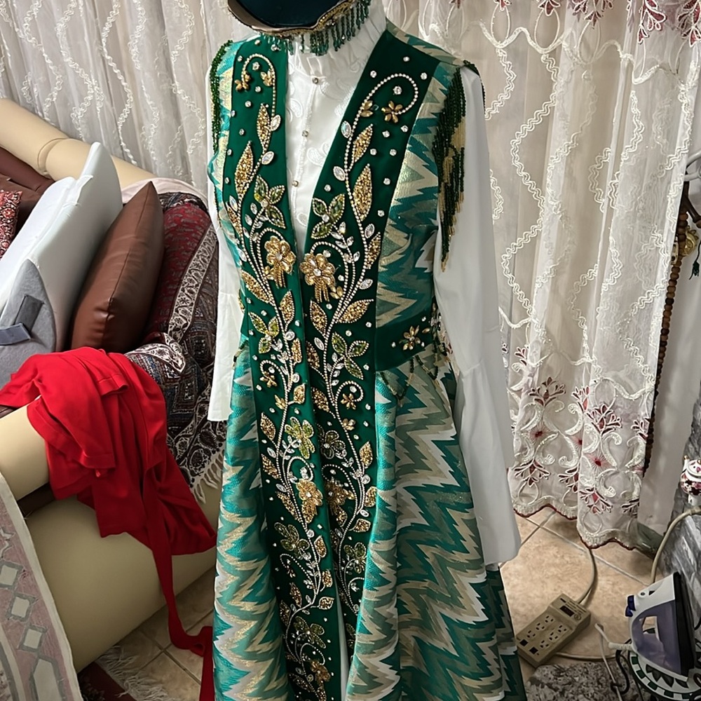 Turkish Embellished Green Vest with Gold beaded and rhinestones 3 pieces - Picture 12 of 14